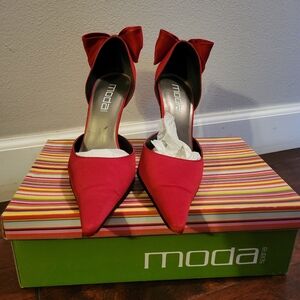 Moda Red Satin High Heels Size 8